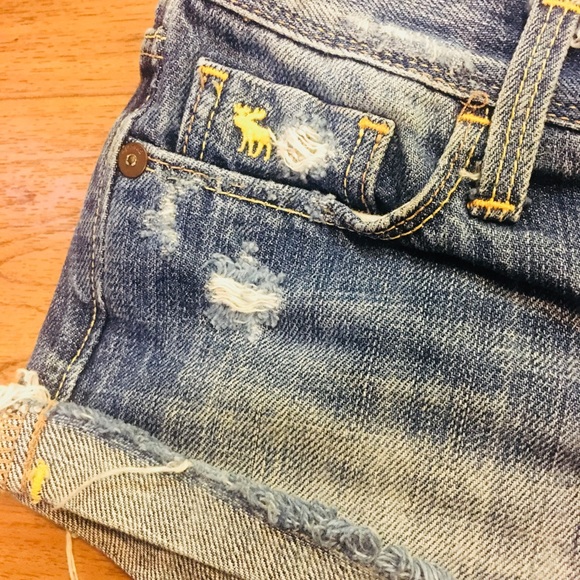 🔐Abercrombie & Fitch shorts🔐 - Picture 3 of 4